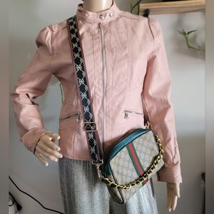 Firm✅️ RARE Authentic Gucci Supreme Web Clutch Bag